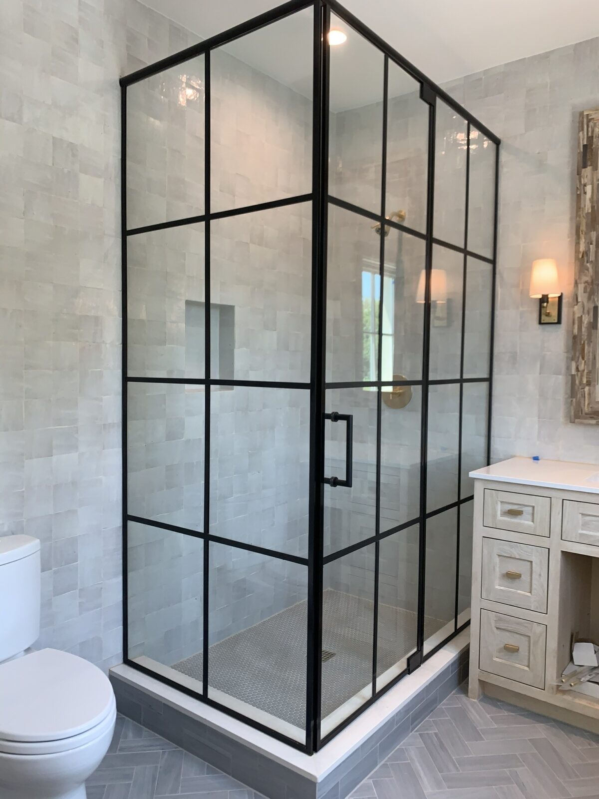 https://freedomglassremodeling.com/wp-content/uploads/2023/06/CUSTOM-DESIGNER-GLASS-SHOWER-DOORS-1.jpeg